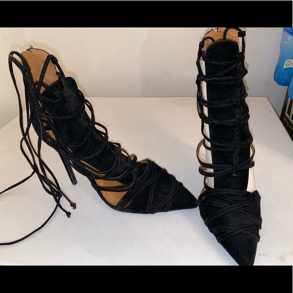 Black heels - Picture 1 of 1